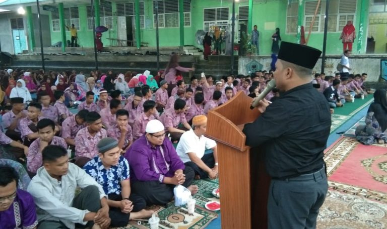 Tutup Pesantren Ramadhan, MAN 3 Padang Gelar Berbuka Puasa Bersama