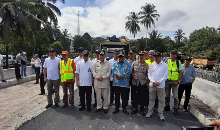Diresmikan Nasrul Abit, Hanya 2,5 Bulan Jembatan Kayu Tanam Selesai Dikerjakan