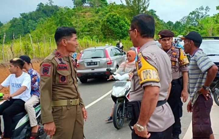 Tim Gabungan Satpol PP Garuk Pungli di Kelok Mandeh