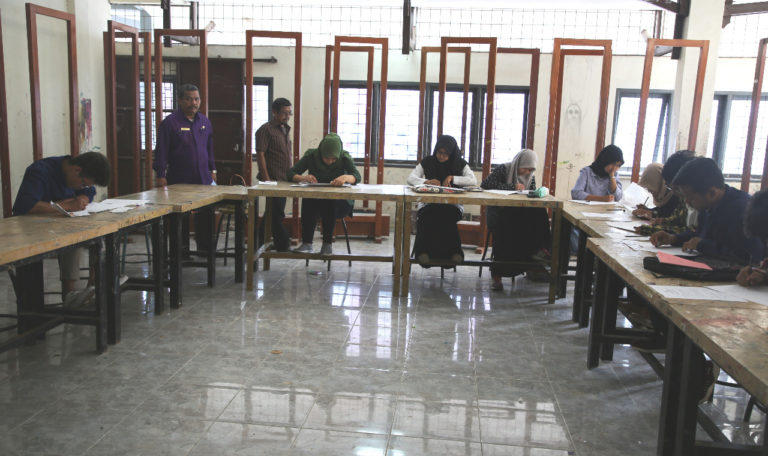 Tes Masuk Terakhir FBS UNP Mengapresiasi Prestasi Seni