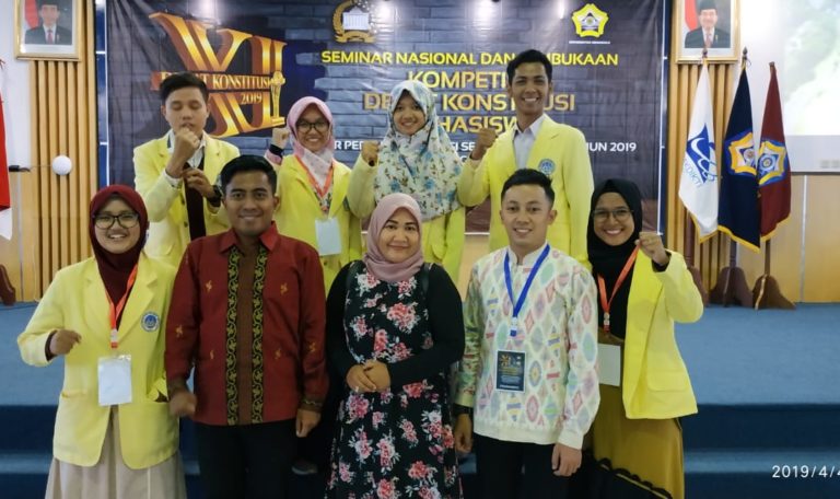 Menuju Nasional, Tim Debat Konstusi Mahasiswa UNP Latihan Intensif 