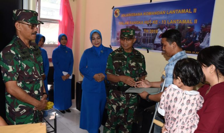 Danlantamal II Padang Jenguk Personel yang Alami Gangguan Kesehatan