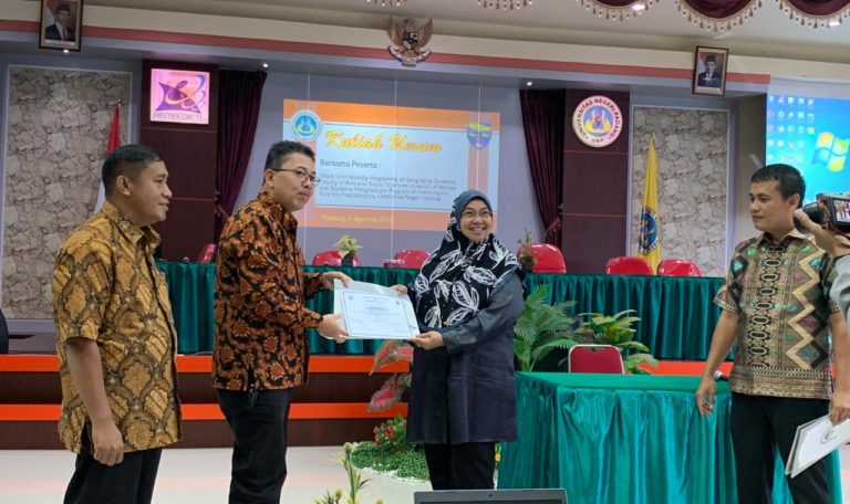 Pascasarjana UNP Kuliah Umum Persoalan Lingkungan