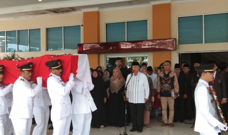 Penghormatan Terakhir, Wagub Sebut Syahiran Sosok Bupati Pemikir dan Pekerja Keras