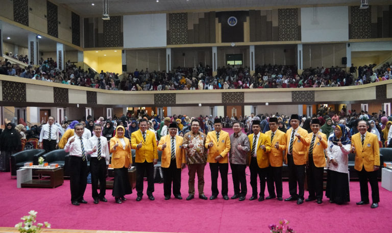 Awal Perkuliahan, Mahasiswa Kuliah Umum dengan Dua Guru Besar Luar Negeri