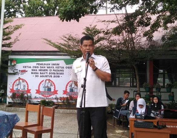 Siswa SMAN 13 Padang Gelar Debat Calon Ketua OSIS Periode 2019 – 2020