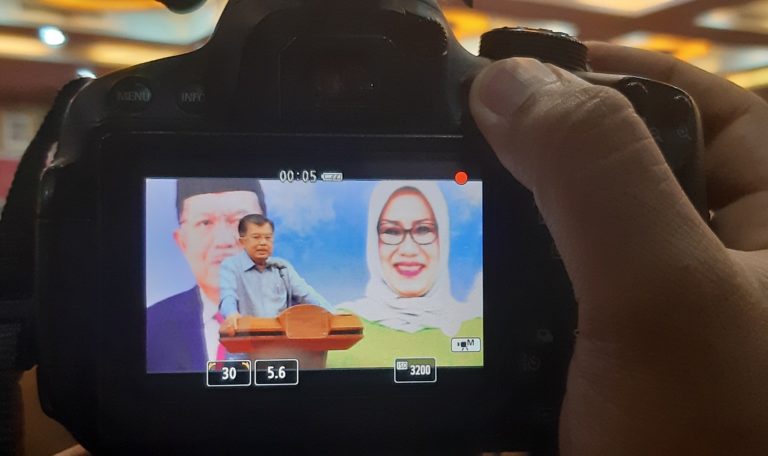 Setiap Kasih Sambutan Pakai Pantun, Wapres Sebut Pantun Gubernur IP Indah Tapi tak Bisa Dimengerti
