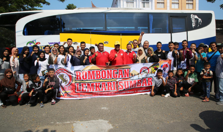Leonardy Harmainy Lepas Karateka Lemkari Sumbar ke KNL 2019