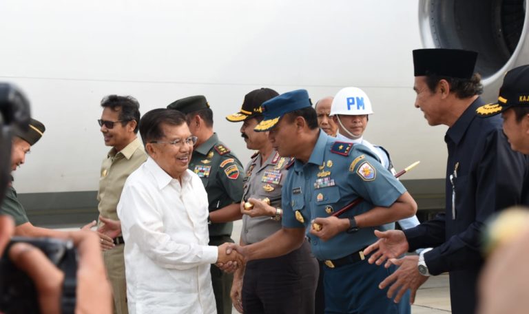Danlantamal II Padang Bersama Forkopimda Sumbar Sambut Kehadiran RI 2 dan 4