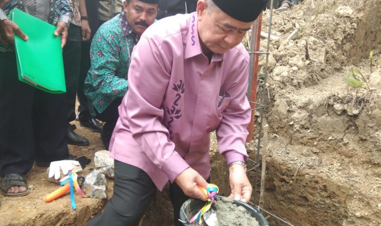 Wagub Sumbar Letakan Batu Pertama Pembangunan SMK Islam Terpadu Al Izhar