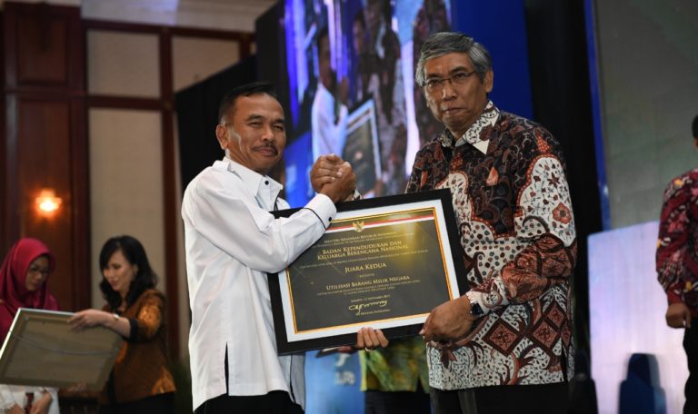 BKKBN Sabet Dua Piagam Penghargaan dari Kementerian Keuangan