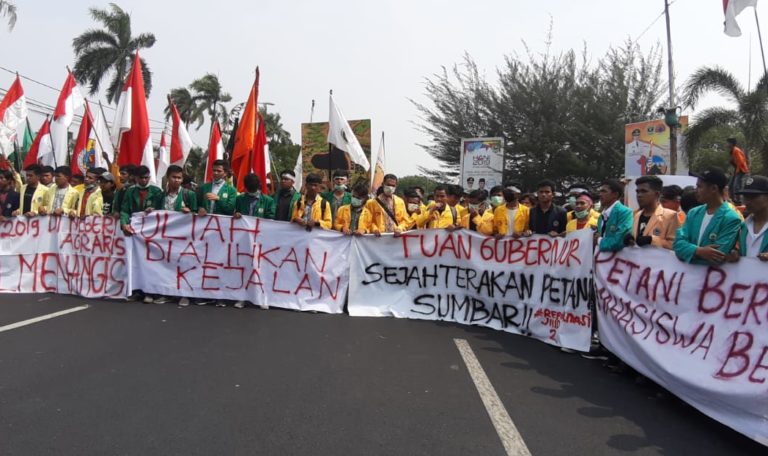 Foto – foto Demo Besar di Sumbar