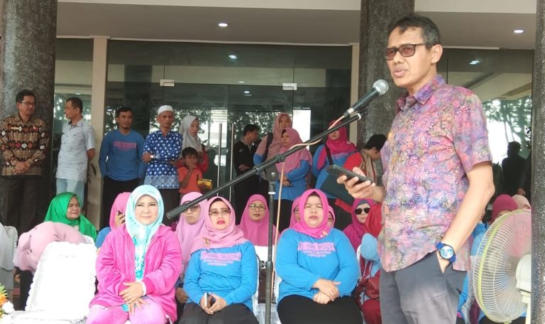 Gubernur Irwan Prayitno Ajak Orangtua Menjaga Anak dari Predator