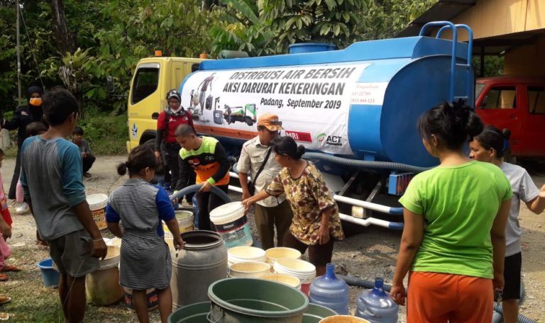 Pasok Kebutuhan Air Bersih untuk Pelayanan Publik, Perumda AM Padang Kerahkan 10 Mobil Tangki