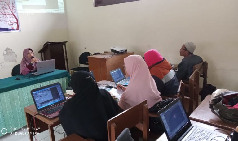 Guru Matemateka Limapuluh Kota Diperkenalkan Teknologi Augmented Reality