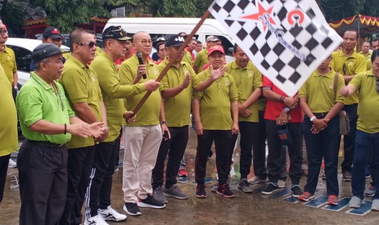 Jalan Santai HUT BSC Ketiga, Wagub Himbau Warga Kurangi Penggunaan Plastik