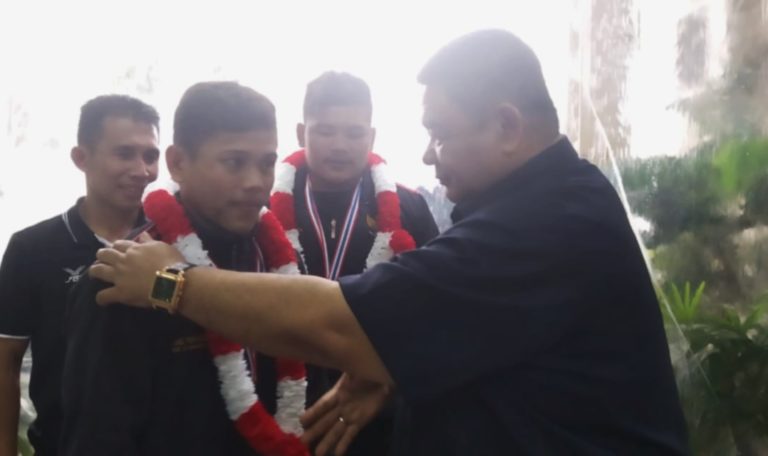 Dua Pegulat Sumbar Ukir Prestasi Internasional di Thailand