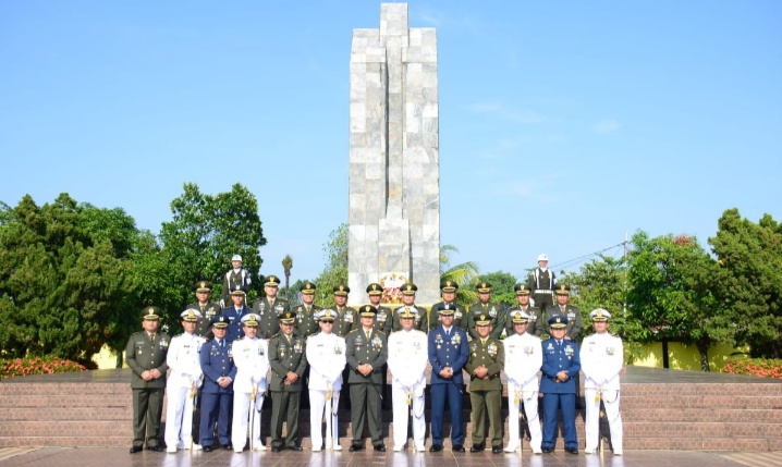 Danlantamal II Padang Gelar Ziarah Nasional di TMP Lolong