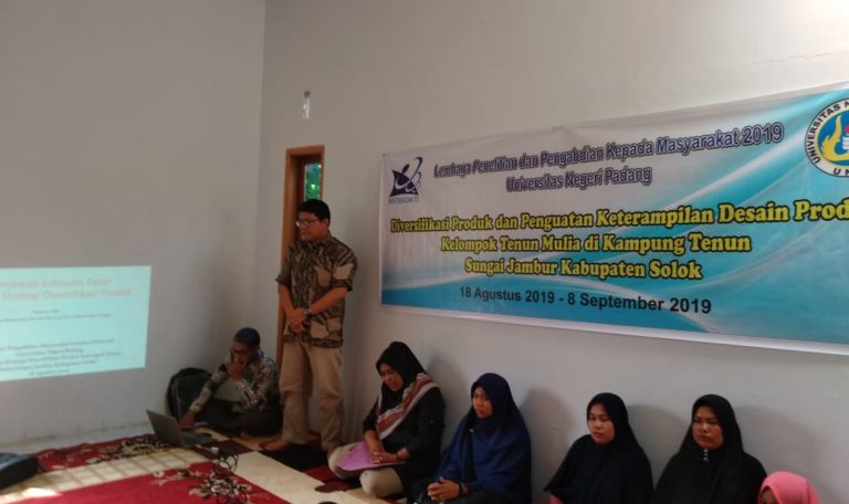 “Markisa Babijo Ameh” Motif Tenun Baru Kelompok Padi Sarumpun