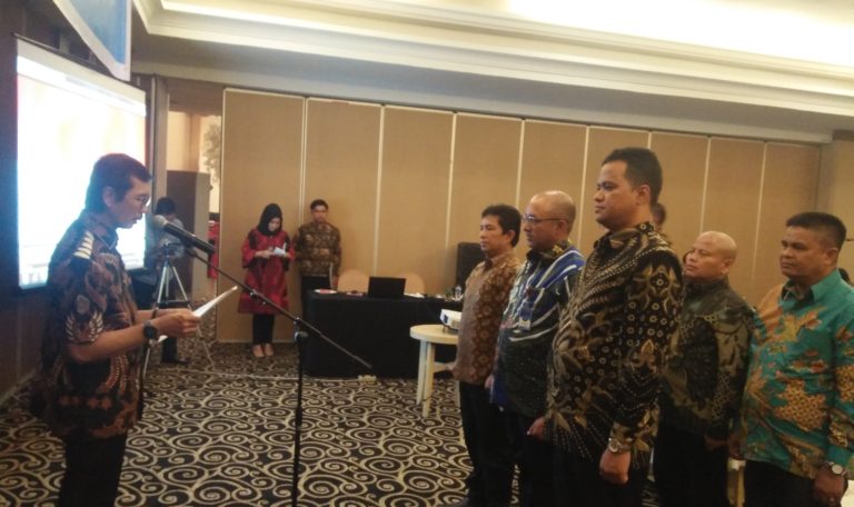 Dirut PDAM Padang Jabat Ketua DPD Perpamsi Sumbar, Hendra Pebrizal Siap Bantu Sehatkan PDAM Anggota