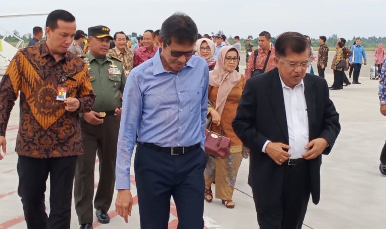 Gubernur Irwan Prayitno Sambut Kedatangan JK, Mantan Wakil Presiden RI 