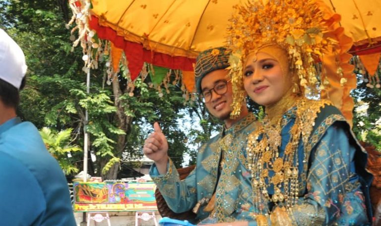 Irwan Prayitno Baminantu,  Tradisi Babako Dimeriahkan dengan Babendi – bendi