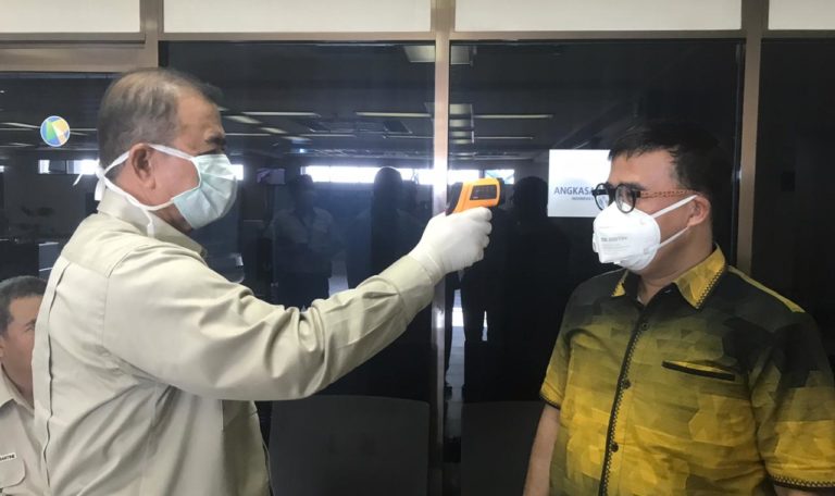 Antisipasi Korona, Nasrul Abit Uji Coba Penggunaan Thermal Scanner dan Thermal Gun BIM
