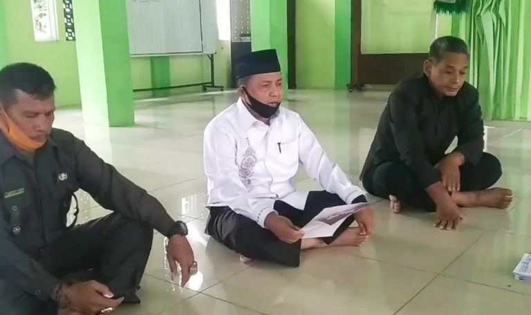 Pengurus Masjid Al Hijrah Belimbing Sikapi Edaran Pemerintah