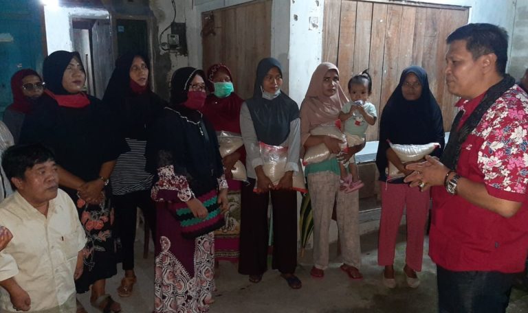 Bantuan Irwan Basir Menyentuh Seluruh Wilayah Kota Padang