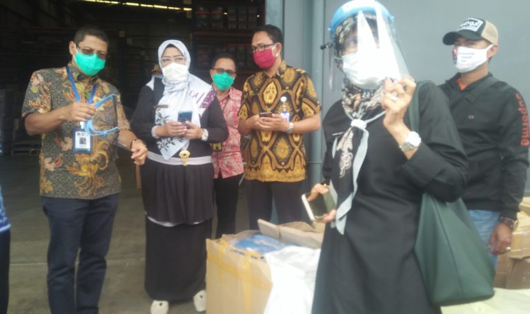 BPBD Datangkan Face Shield dan Kacamata Goggles, Stok APD Sumbar Aman Dua Bulan ke Depan