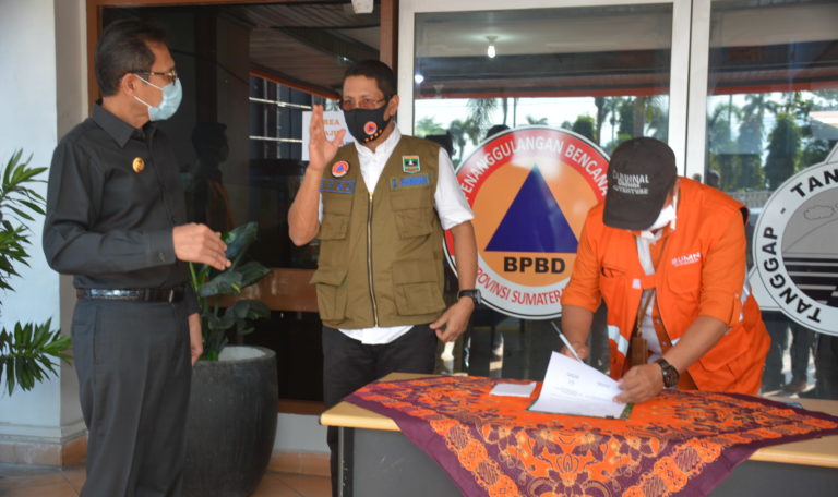 Tetap Waspada pada Tatanan Normal Baru, APD Sumbar Cukup Hingga Desember 2020