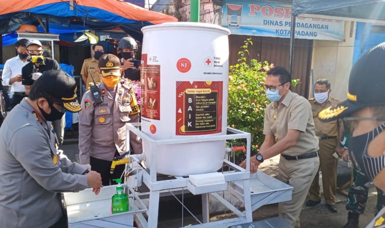 Hari Pertama Penerapan Tatanan Normal Baru di Sumbar, Pasar Raya Padang Mulai Normal