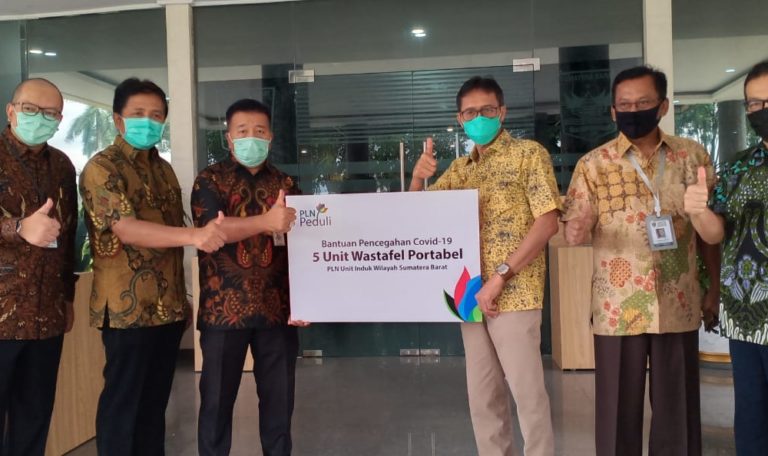 Didistribusikan Oleh BPBD, Pemprov Sumbar Terima Bantuan Westafel Portabel dari PLN