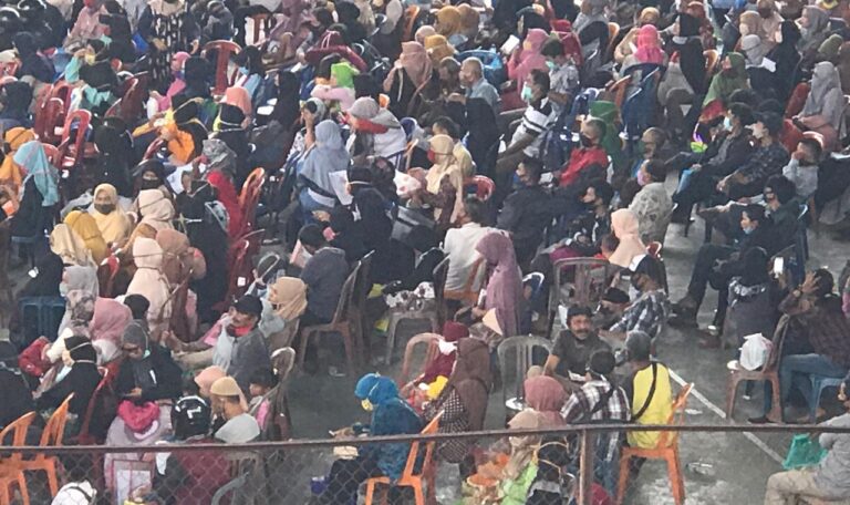 Gubernur Sumbar Akan Tegur PT Pos, Pembagian BST Masih ada Kerumunan