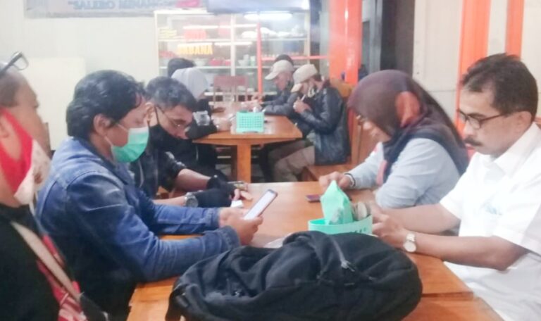 Rayakan HUT ke-42, FKPPI Berbagi Masker Gratis pada Masyarakat