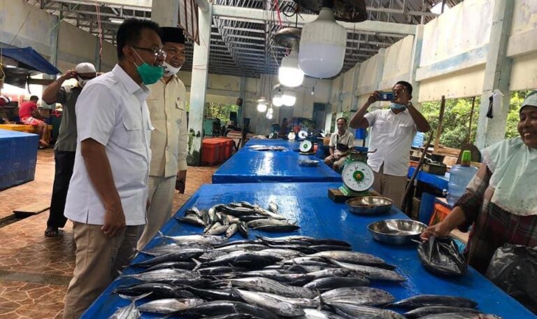 Nelayan Tuapejat Kagumi Kerendahan Hati Indra Catri