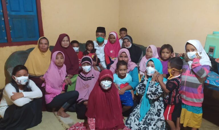 Indra Catri Kunjungi Dunsanak di Pelosok Dharmasraya
