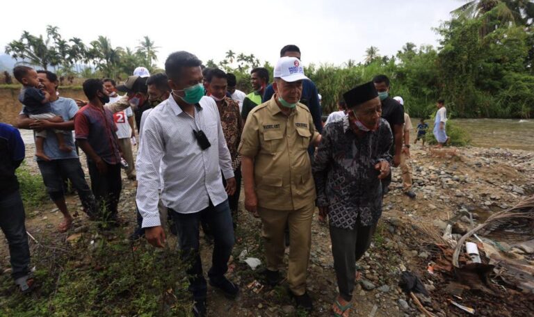 Dihantui Banjir, Warga Batang Sumpur dan Sontang Mengadu pada Nasrul Abit
