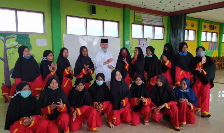 Nasrul Abit Dinobatkan Jadi Pendekar Kehormatan Tapak Suci