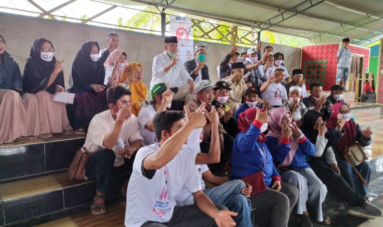 Mengadu ke Nasrul Abit, Warga Solok Keluhkan Air Bersih hingga Gaji Guru Mengaji