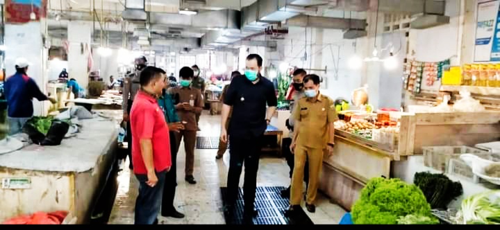 Wako Fadly Didampingi Ketua DPD Golkar Mahdelmi, Jemput Aspirasi Pedagang ke Pasar Pusat