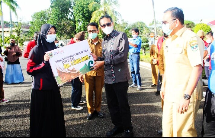 Dispora Sumbar Bagikan Bonus Atlet Berprestasi 2019 Sebesar Rp 1,6 Miliar