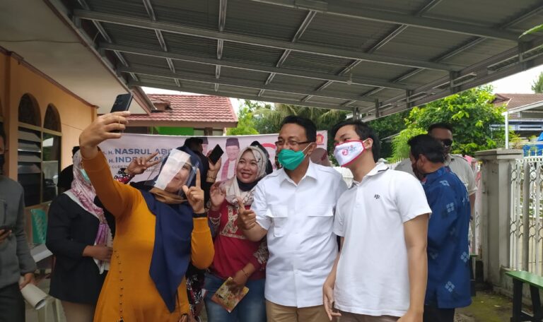 Babarito dengan Masyarakat Gurun Laweh Padang, Indra Catri Berbalas Pantun