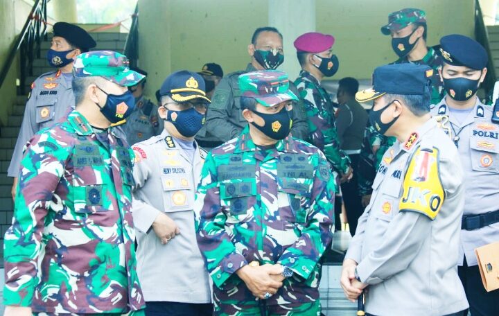 Dalam Menjaga Soliditas Antar Komponen, Danlantamal II Hadiri Apel Gelar Pasukan dan Silaturahmi Kamtibmas 