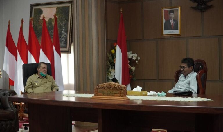 Hari Pertama Ngantor, Wagub Sumbar Nasrul Abit “Carito Lamak”  dengan Gubernur Irwan Prayitno
