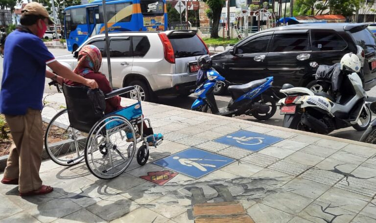 Pedestrian Khatib Sulaiman jadi Kawasan Ramah Disabilitas