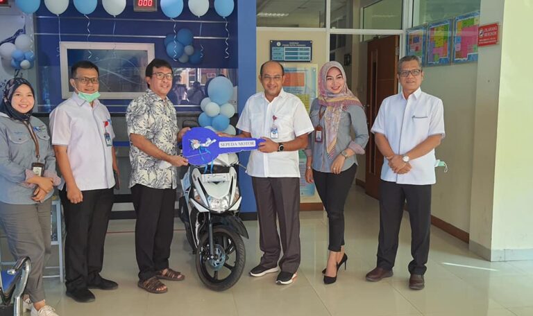 Dua Sepeda Motor Perumda AM Kota Padang ‘Doboyong’ Pelanggan