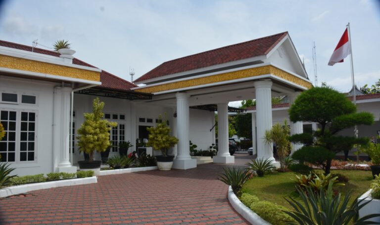 Resmi Menjabat Gubernur Sumbar, Mahyeldi Tempati Rumah Dinas Senilai Rp15 Miliar