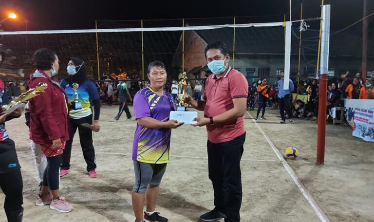 Tim Voli Putri FKAN Kuranji Raih Tim Terbaik Kota Padang
