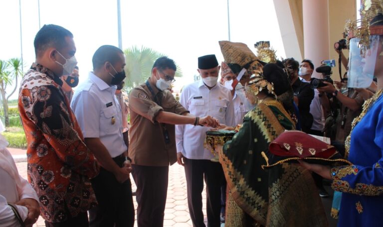 Gubernur Titipkan 2 Destinasi ke Menparekraf, Sandiaga Uno: Geopark Sumbar Lebihi San Andreas Fault California